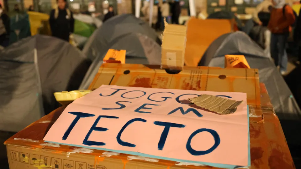 Jogo Sem Teto Manif