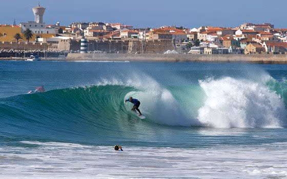 Peniche Surfing