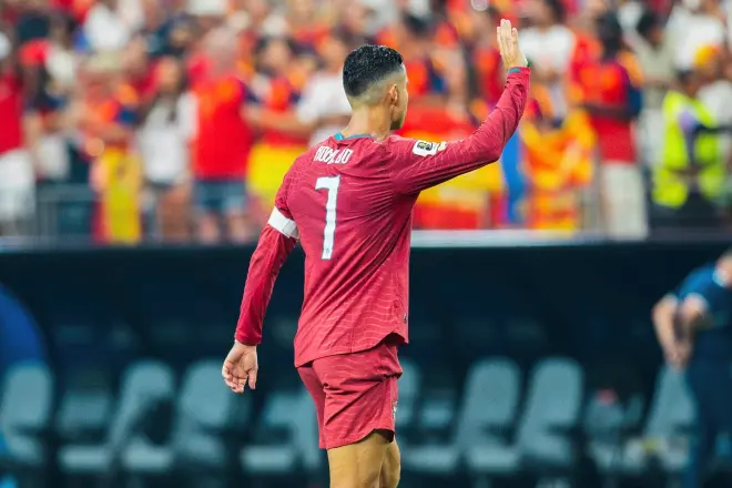 Sa&iacute;da De Cr7 Da Sele&ccedil;&atilde;o