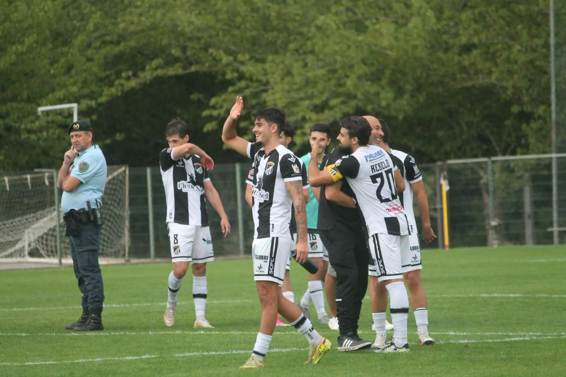 Sc Penalca Do Castelo Em Vale De Açores Para Segurar A Liderança Foto Scpc